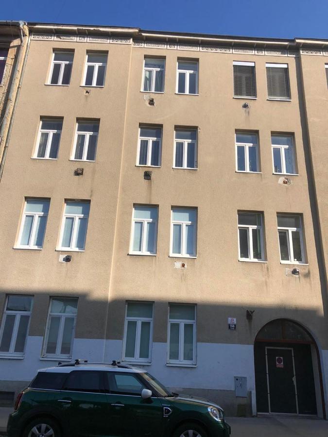 Apartment 5 Min By Walk To The Center Brno Bagian luar foto